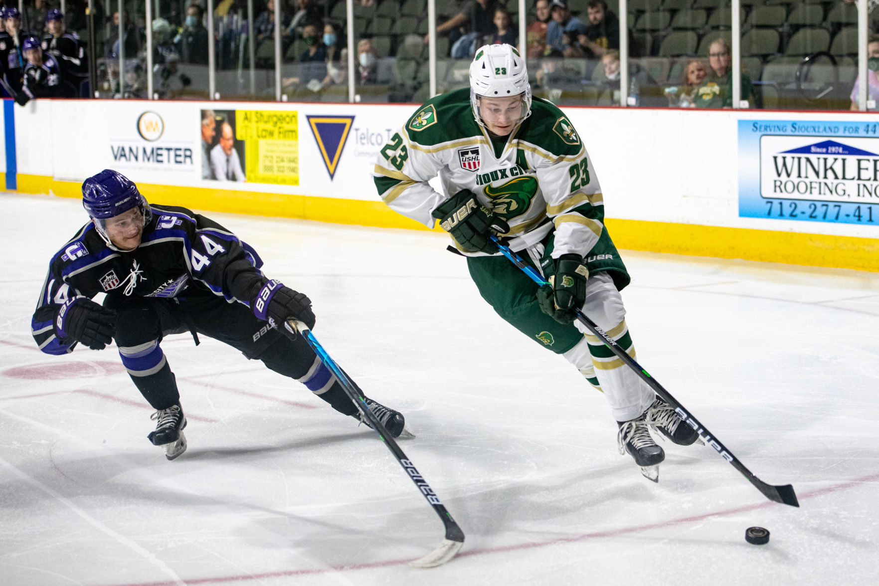 Musketeers vs Tri-City Storm hockey